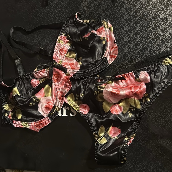 4pc SET Satin Vintage Rose Bra , Thong , Garter Belt & Lace Thigh High Stockings - Picture 12 of 13